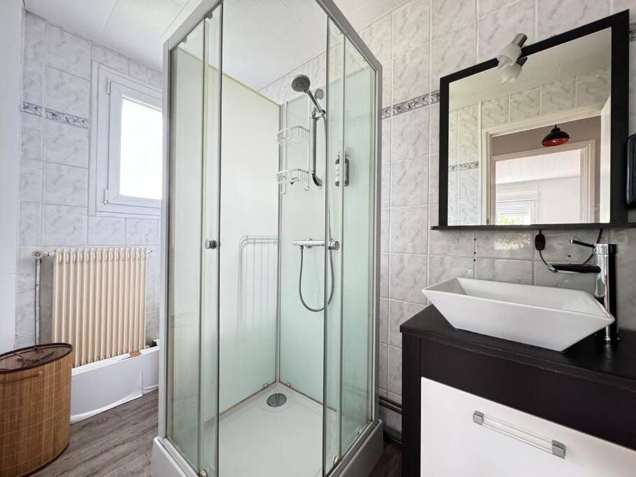 Appartement F2 Proche Axes Principaux - Claude Guichard Клермон-Ферран Экстерьер фото